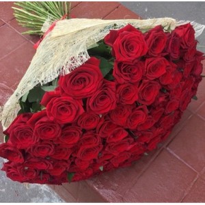 101 роза в сезале 70 см