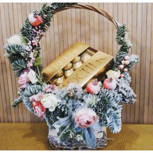Новогодняя корзина "Заснеженная"